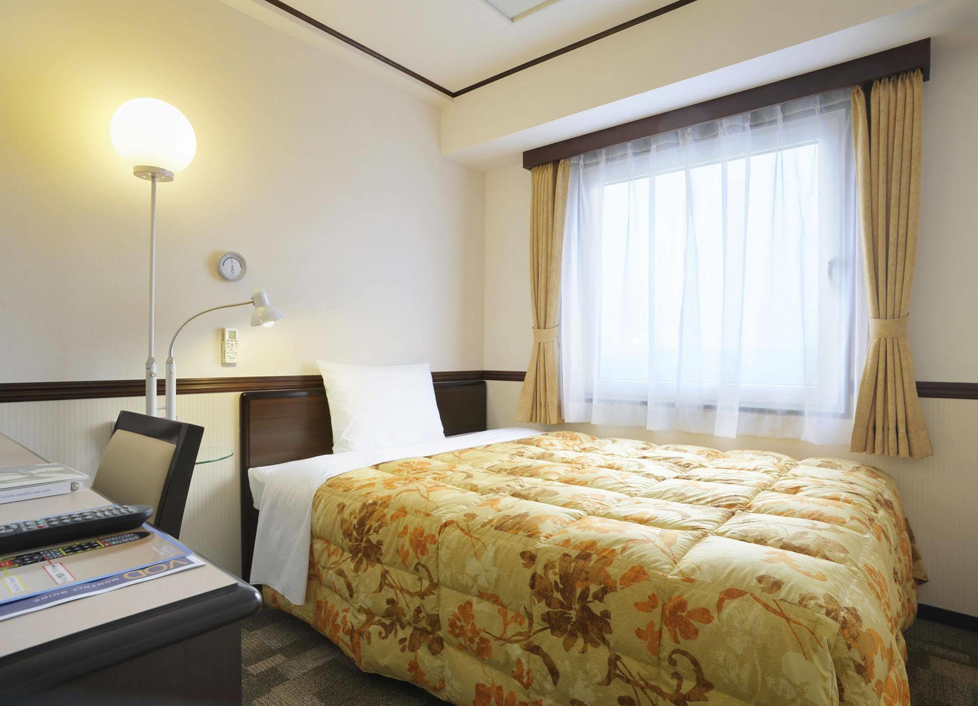 Toyoko Inn Okayama-Eki Nishiguchi Hiroba Экстерьер фото